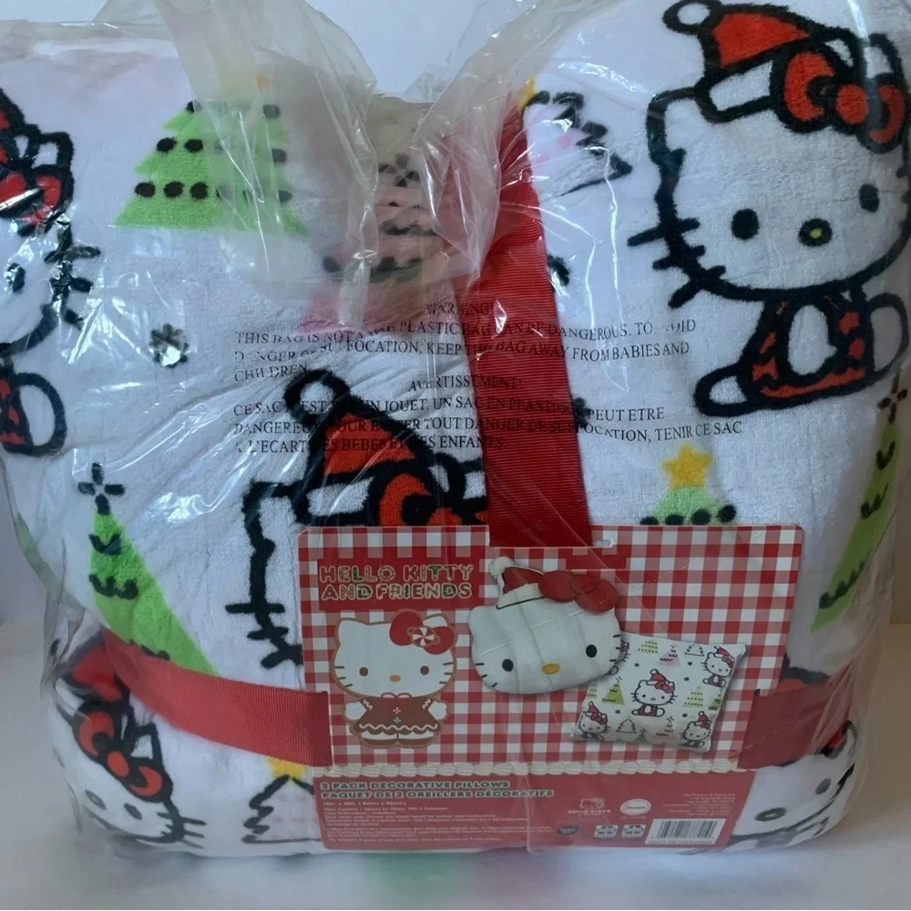 NWT. Hello Kitty Christmas Pillow Set